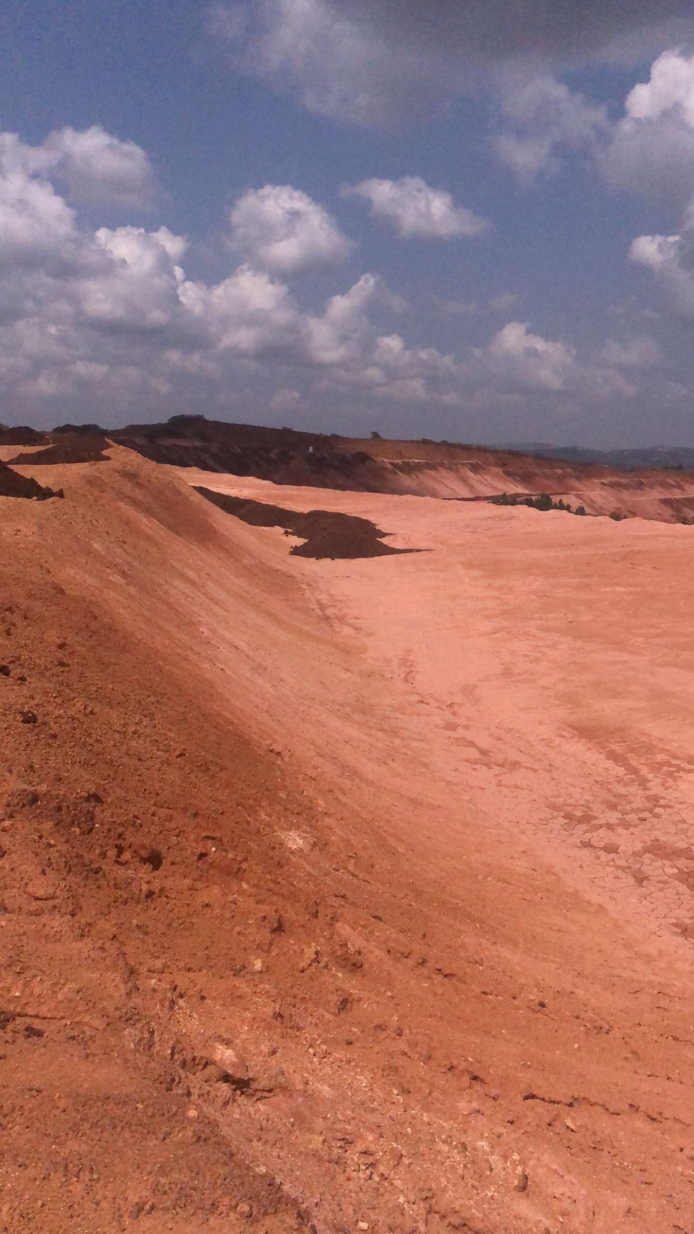 40 Acres of Leveled Private Mailo, 3km from the Lungala Interchange – Katende — photo 1