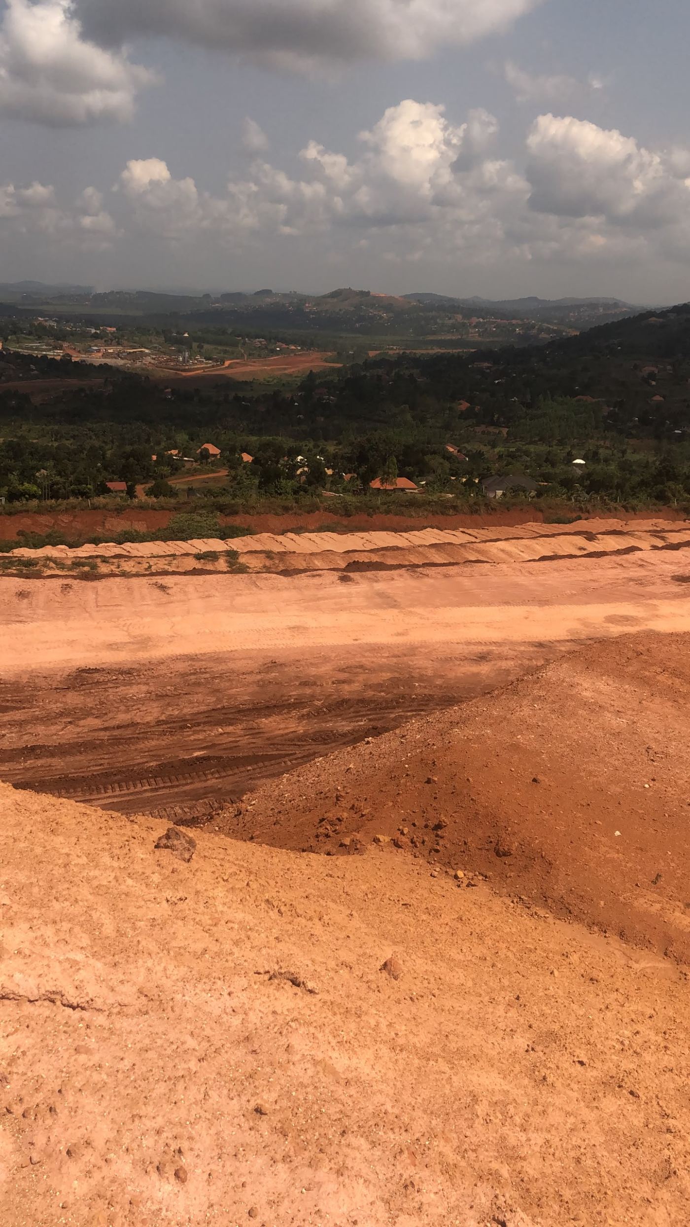 40 Acres of Leveled Private Mailo, 3km from the Lungala Interchange – Katende — photo 4