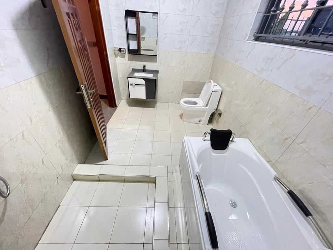4-Bedroom Home with Boys' Quarters – Kitende Sekiwunga | UGX 380,000,000 (Negotiable) — photo 7