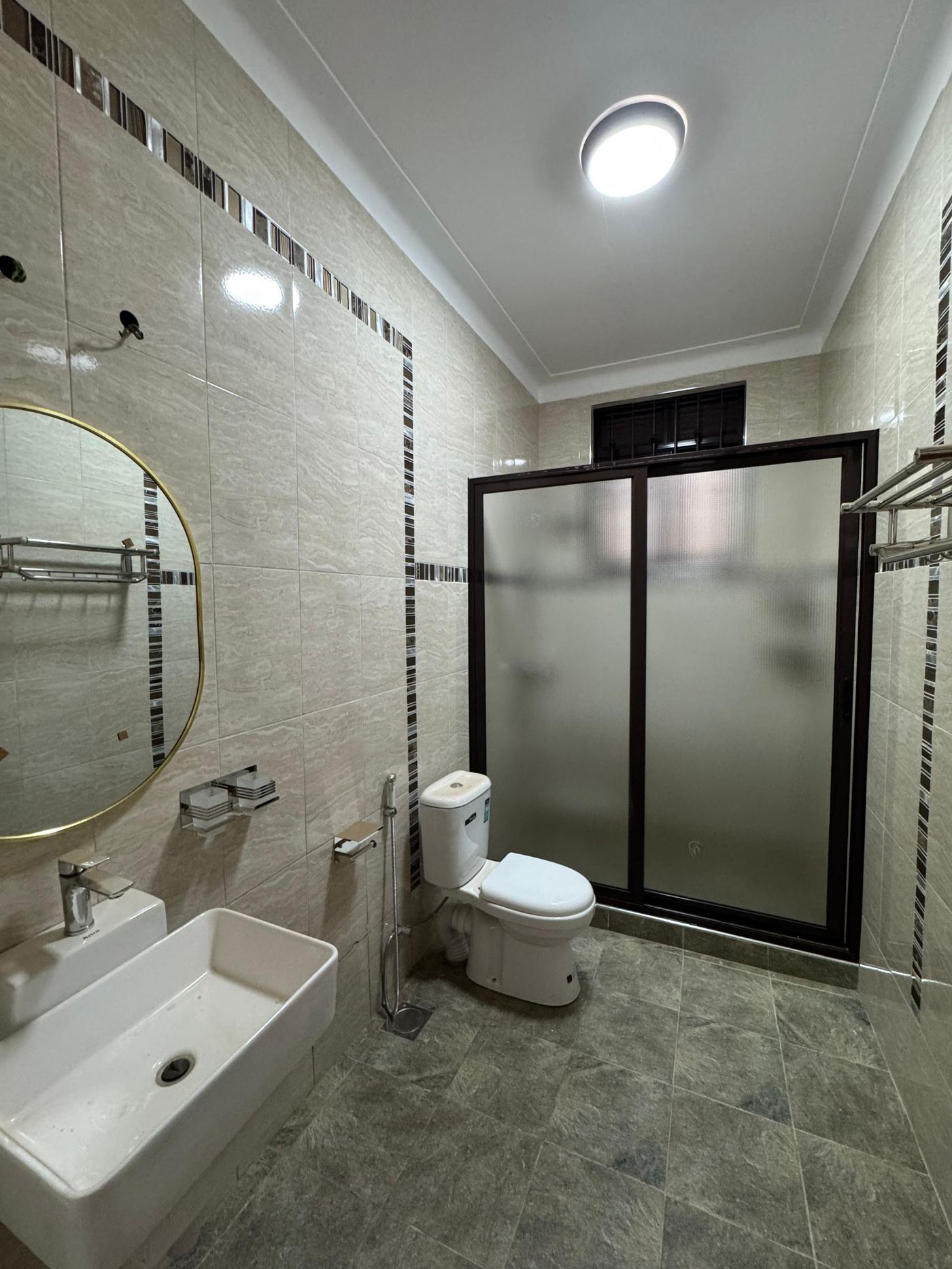 Two Elegant 6-Bedroom Houses for Sale in Seta–Magere near Buwate and Kira – UGX 950 Million each — photo 10
