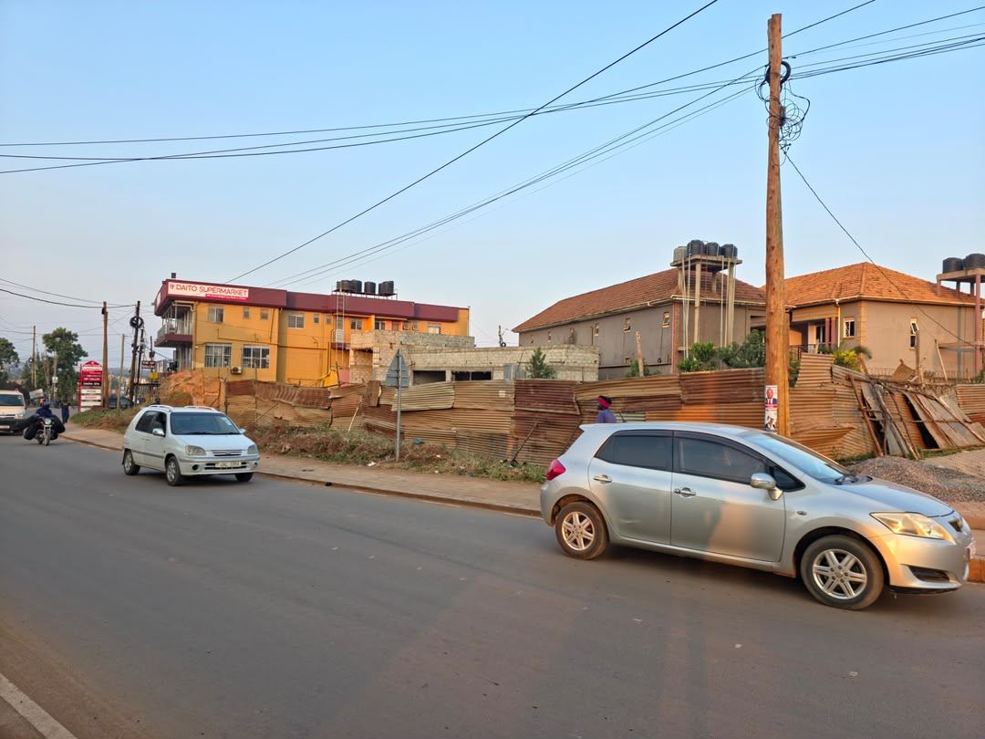40 Decimals of Commercial Land on Tarmac – Kungu, Kyanja | UGX 800,000,000 — photo 1