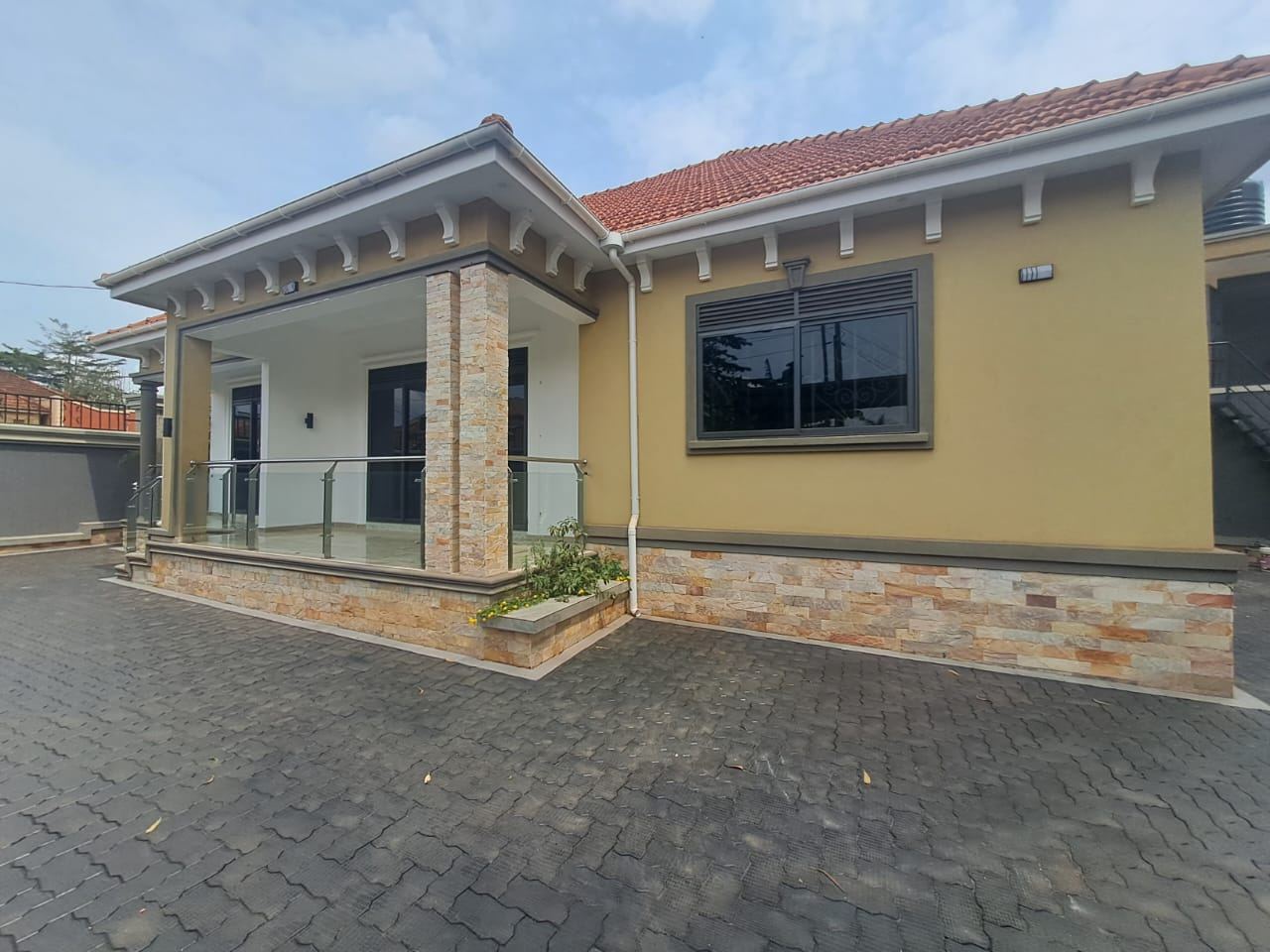 3-Bedroom Home Plus Guest Room –  Kyaliwajjala| UGX 400,000,000 — photo 1